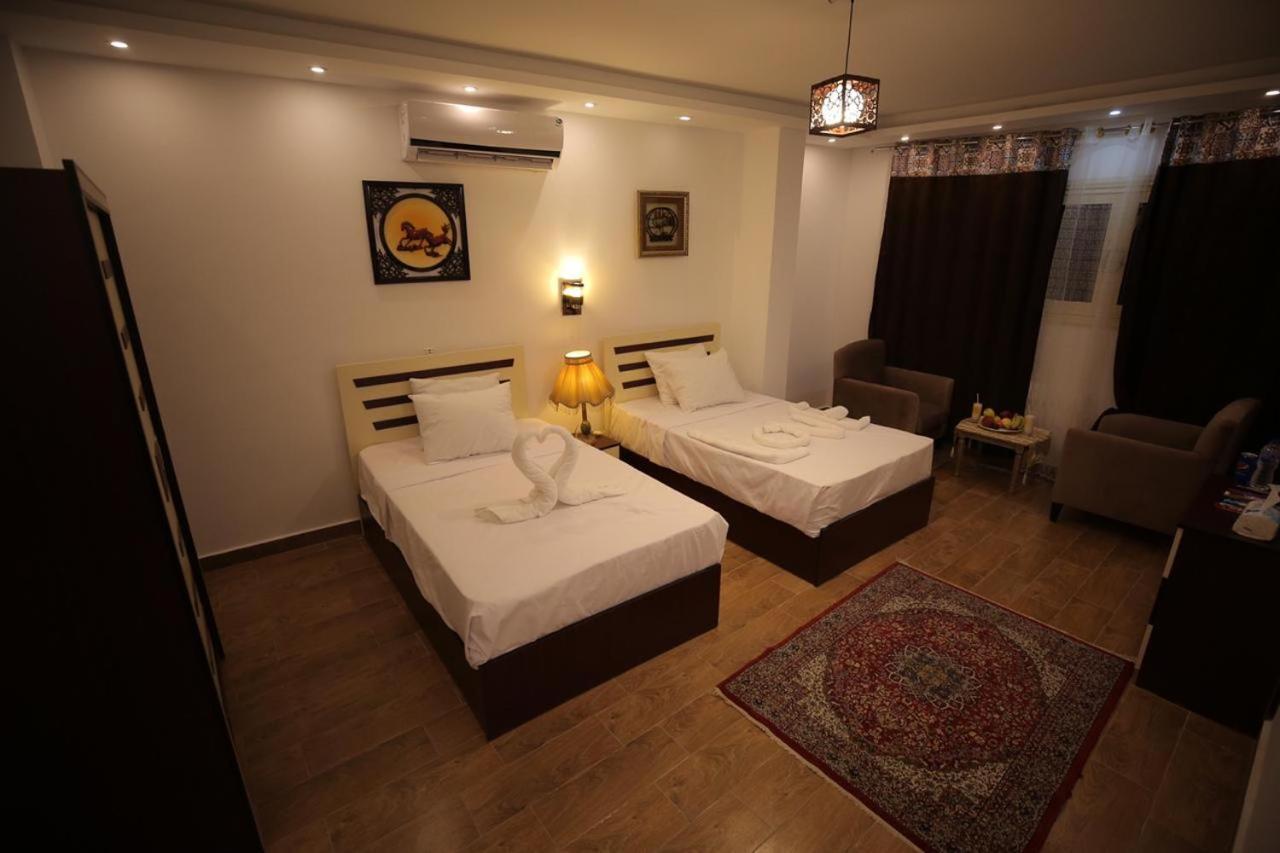 Hussien Lotus Pyramids View Otel Kahire Dış mekan fotoğraf